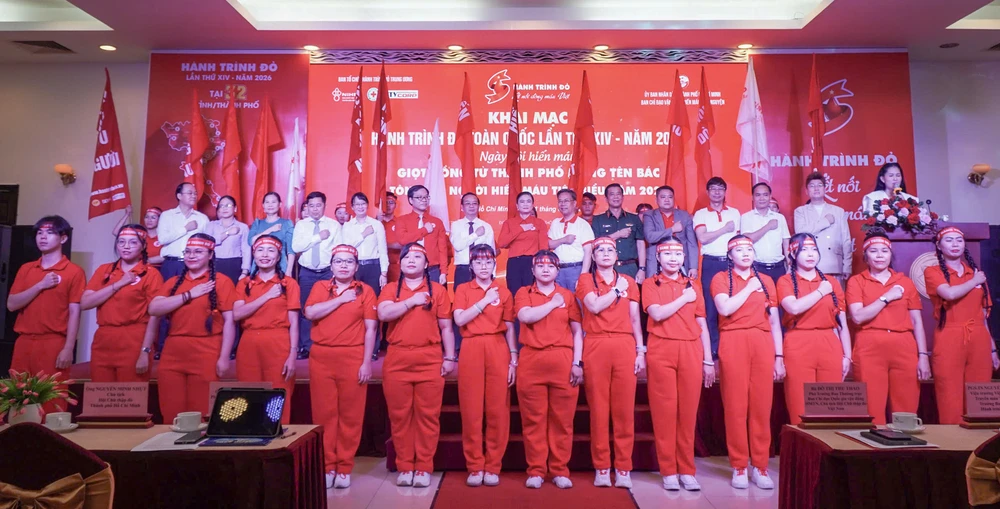 Hành trình đỏ (2).jpg