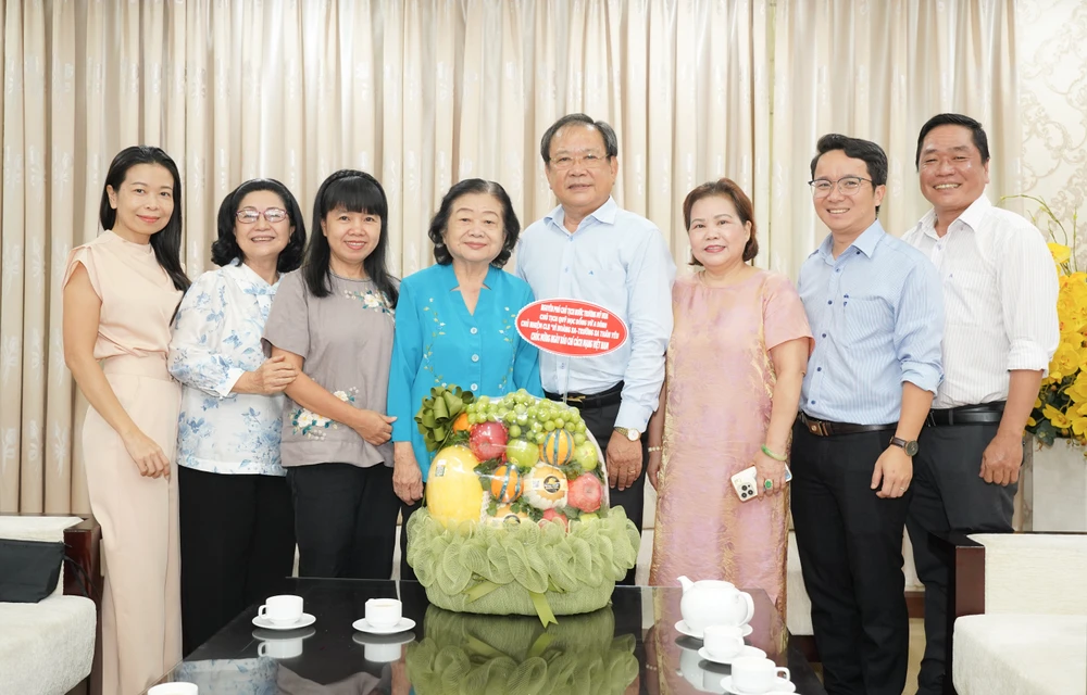 Trương Mỹ Hoa (6).jpg