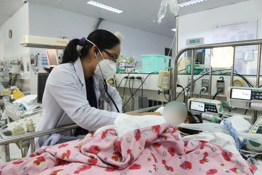 bác sĩ cấp cứu.jpg