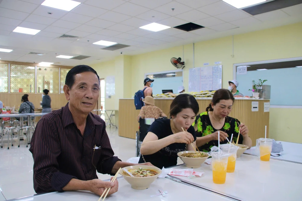 căn tin bệnh viện.jpg