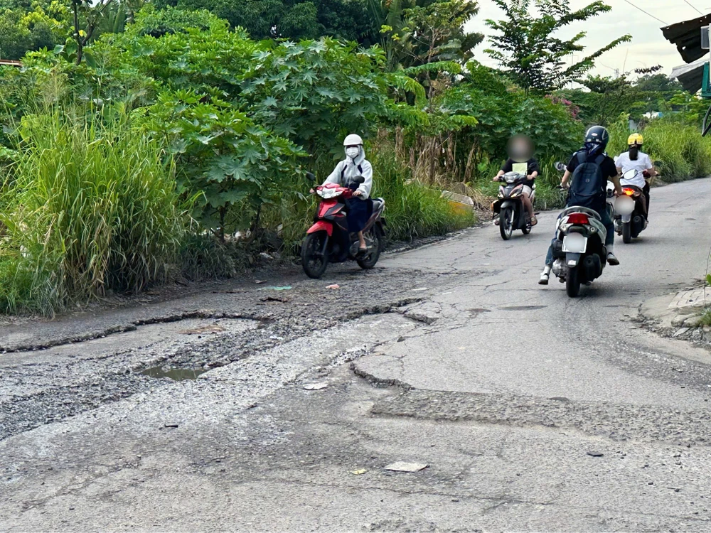 đường Lương Ngọc Quyến xuống cấp.jpg