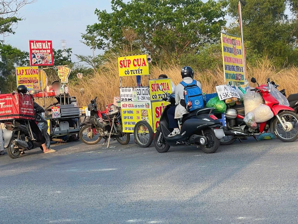 Ẩm thực đường phố.jpg