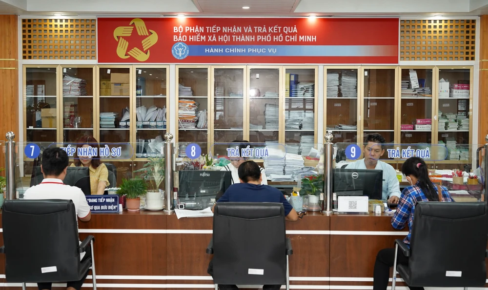 Tham gia BHYT, BHXH tự nguyện có phải trả phí dịch vụ không?