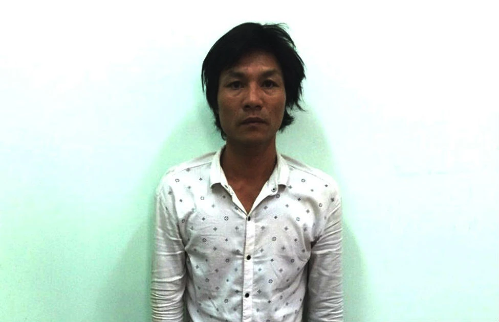 Bắt quả tang vợ nằm ngủ với người tình ảnh 1