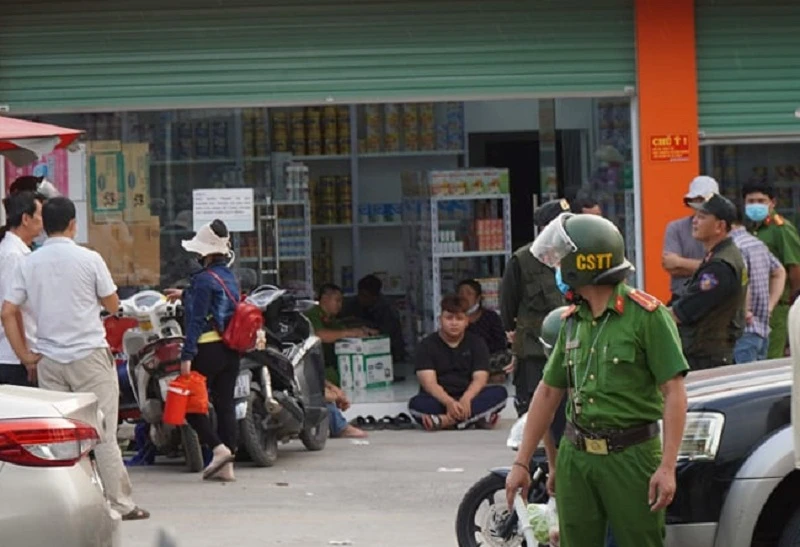 Hàng trăm cảnh sát bao vây nhóm bảo kê ở Đồng Nai ảnh 1