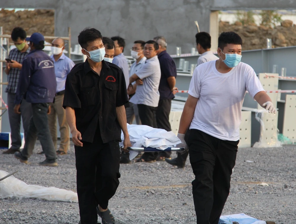 Hình ảnh vụ sập tường 10 người tử vong ở Đồng Nai ảnh 9