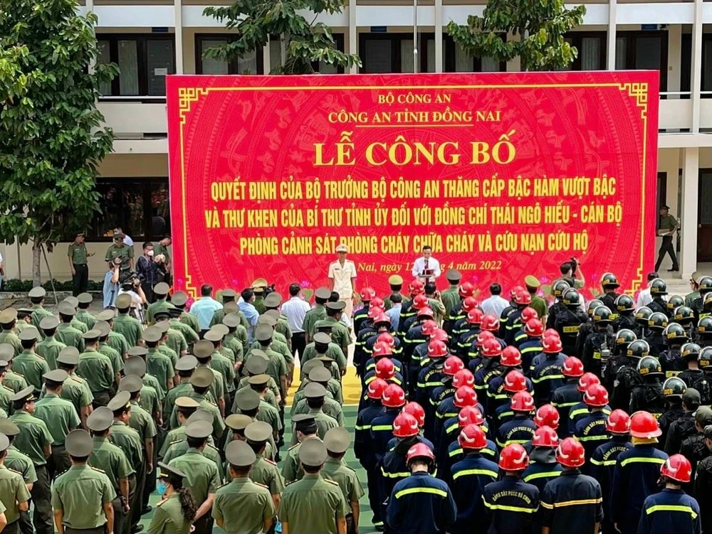 Đồng Nai công bố quyết định thăng hàm Đại úy cho Trung úy Thái Ngô Hiếu ảnh 2