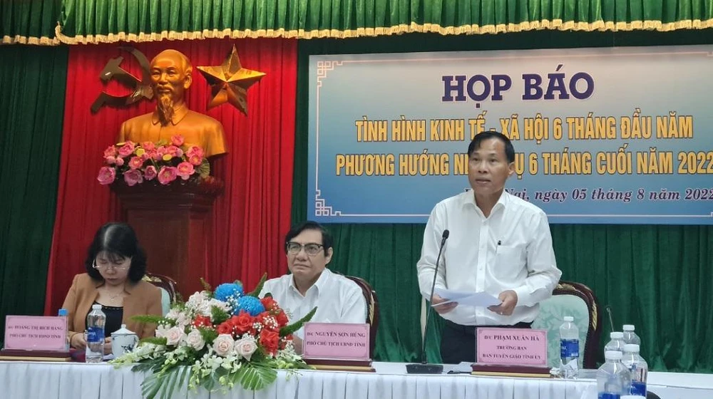 Trưởng ban Tuyên giáo Tỉnh ủy Đồng Nai Phạm Xuân Hà phát biểu tại buổi họp báo. Ảnh: VH