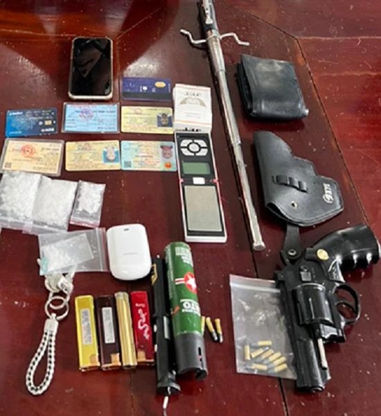 Tang vật công an thu giữ. Ảnh: AX.