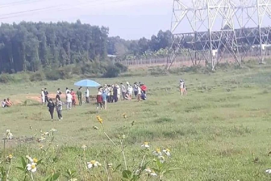 Hiện trường phát hiện thi thể hai cháu nhỏ. Ảnh: AX Hiện trường phát hiện thi thể hai cháu nhỏ. Ảnh: AX