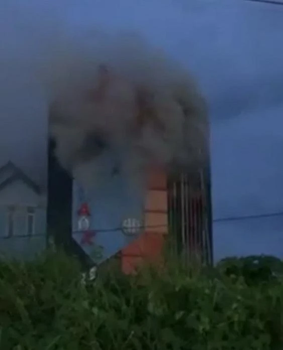 Cháy quán karaoke nhiều tầng ở Đồng Nai ảnh 1