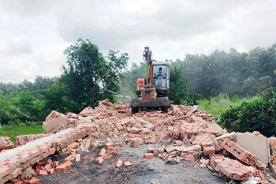 Một công trình nhà ở xây trái phép tại phường Phước Tân bị cưỡng chế.