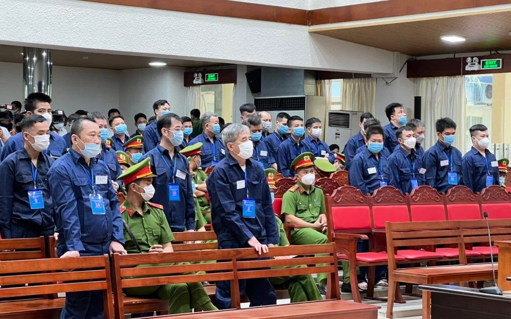 Các bị cáo tại phiên tòa sơ thẩm. Ảnh: VŨ HỘI Các bị cáo tại phiên tòa sơ thẩm. Ảnh: VŨ HỘI