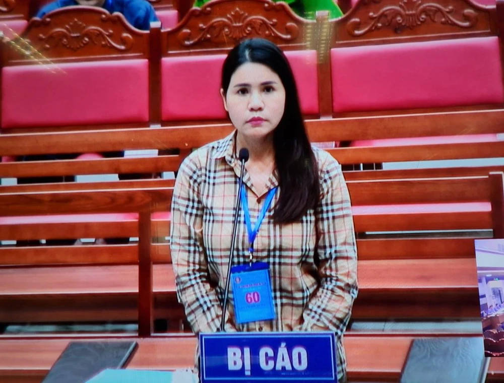 Bị cáo Phạm Thị Hương, người tình của Nguyễn Thế Anh (cựu Chỉ huy trưởng Bộ đội Biên phòng Kiên Giang). Ảnh: Vũ Hội.