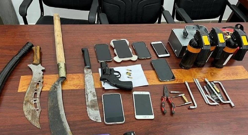 Hung khí gây án. Ảnh: CA