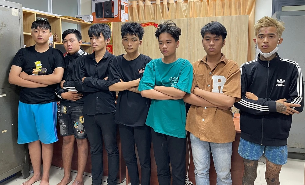 Các nghi can trong băng cướp tài sản. Ảnh: VH.