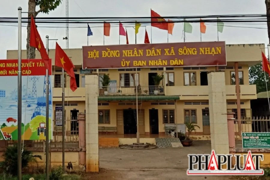 Trụ sở của công an xã nằm trong khuôn viên của UBND xã Sông Nhạn, nơi xảy ra sự việc bấm được 4 số xe máy siêu đẹp. Ảnh: VH.