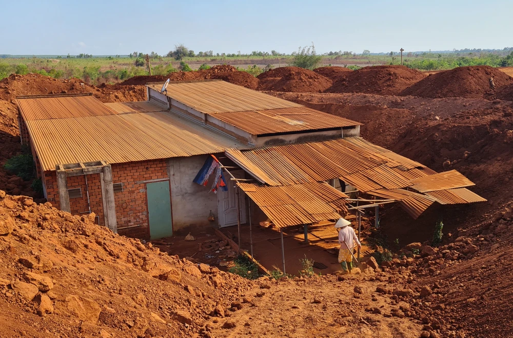 Tương tự trường hợp này là căn nhà cấp 4 của bà Đỗ Thị Yến.