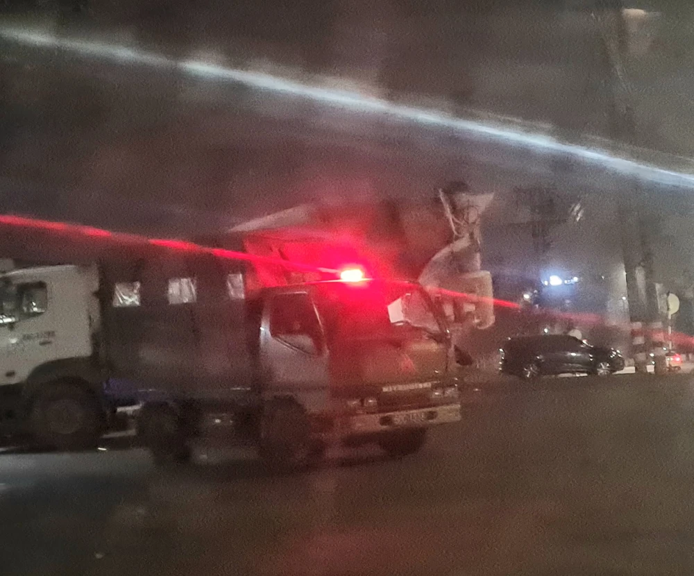 Sau hơn 1 giờ đồng hồ lực lượng công an đã ra về. Ảnh: VH.