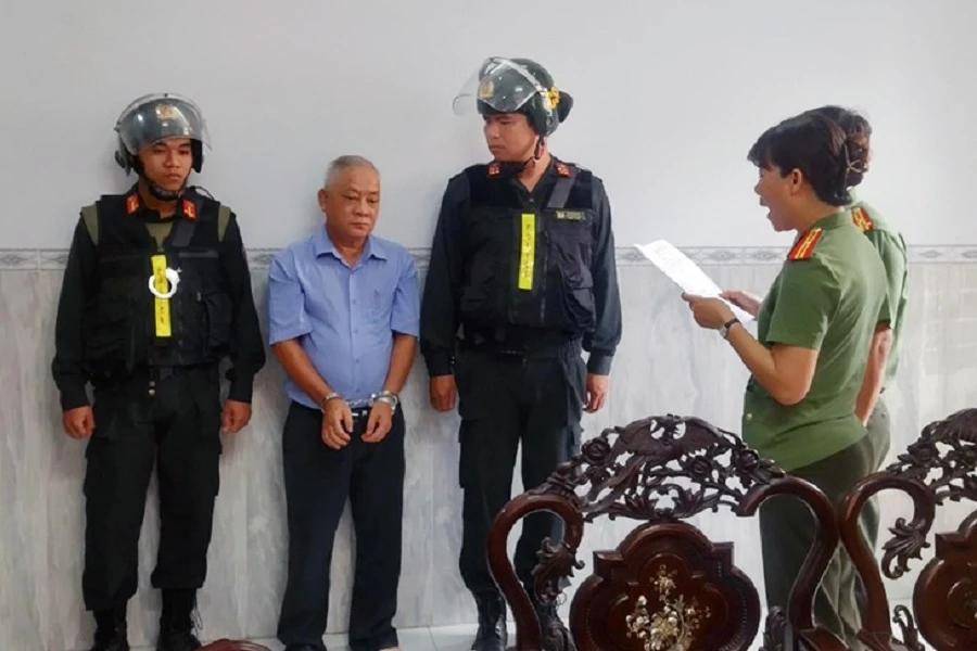 Ông Phan Văn Thanh (nguyên trưởng phòng tài chính kế toán Trường đại học Đồng Nai) vừa bị bắt tạm giam là em trai của ông Phan Văn Thắng. Ảnh: CAĐN.