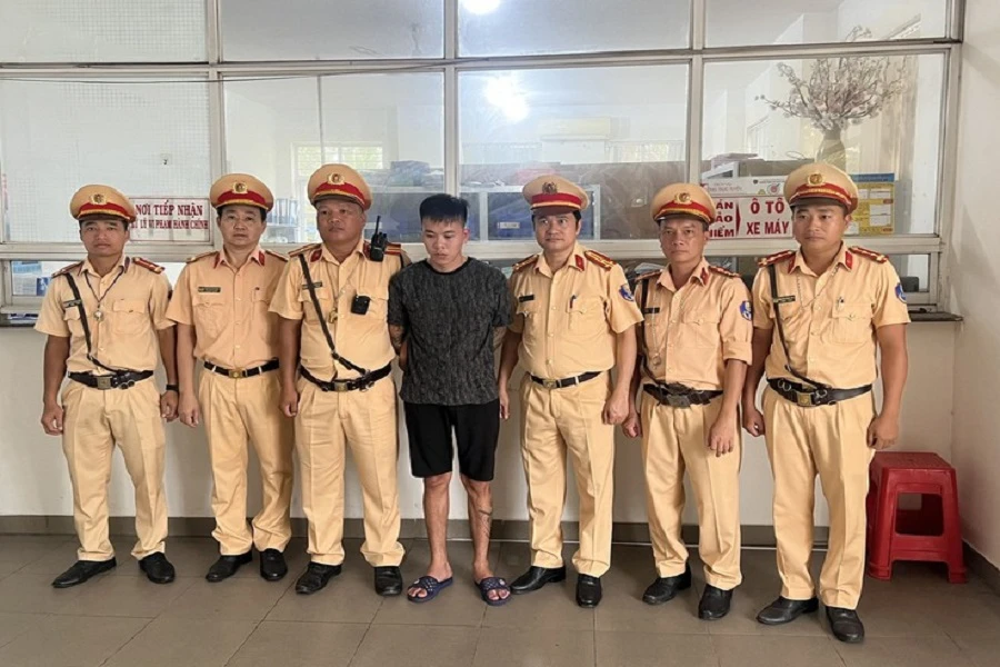 Nghi can Bùi Trung Công bị bắt giữ. Ảnh: VH.