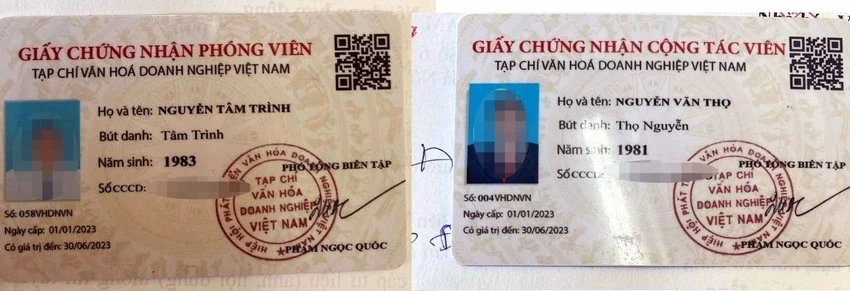 Hai giấy chứng nhận phóng viên và cộng tác viên khi khám xét trên người hai bị can. Ảnh: VH.