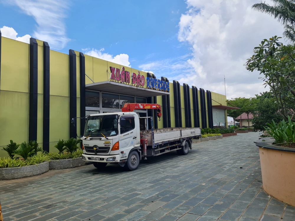 Khu đất sử dụng vào du lịch đường sông Đồng Nai nhưng hoạt động không hiệu quả. Ảnh VH. Khu đất sử dụng vào du lịch đường sông Đồng Nai nhưng hoạt động không hiệu quả. Ảnh VH.