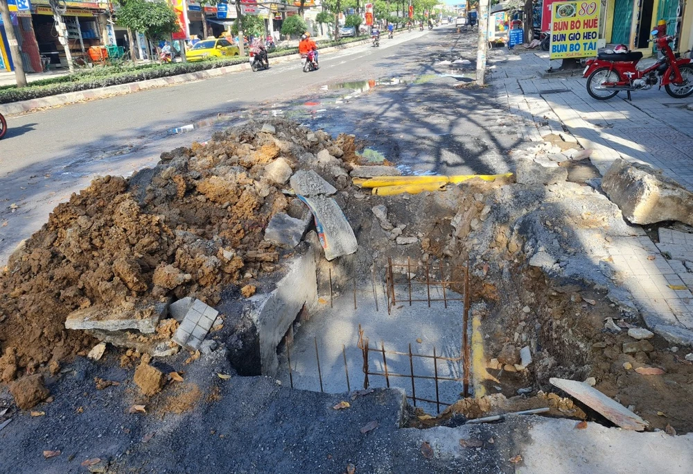 đường Đồng khởi 3.jpg