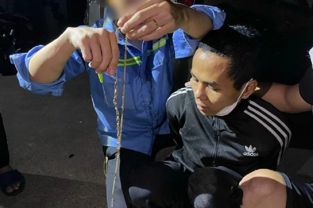 cướp giật tài sản