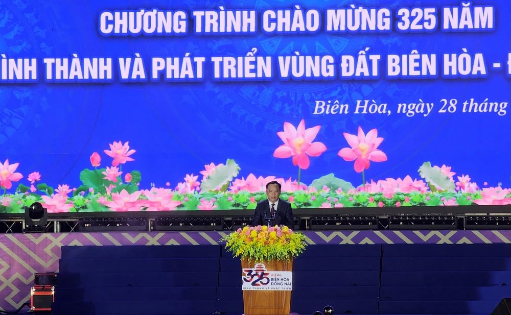 Quyền Chủ tịch UBND tỉnh Võ Tấn Đức phát biểu tại buổi lễ kỷ niệm 325 Biên Hoà, Đồng Nai