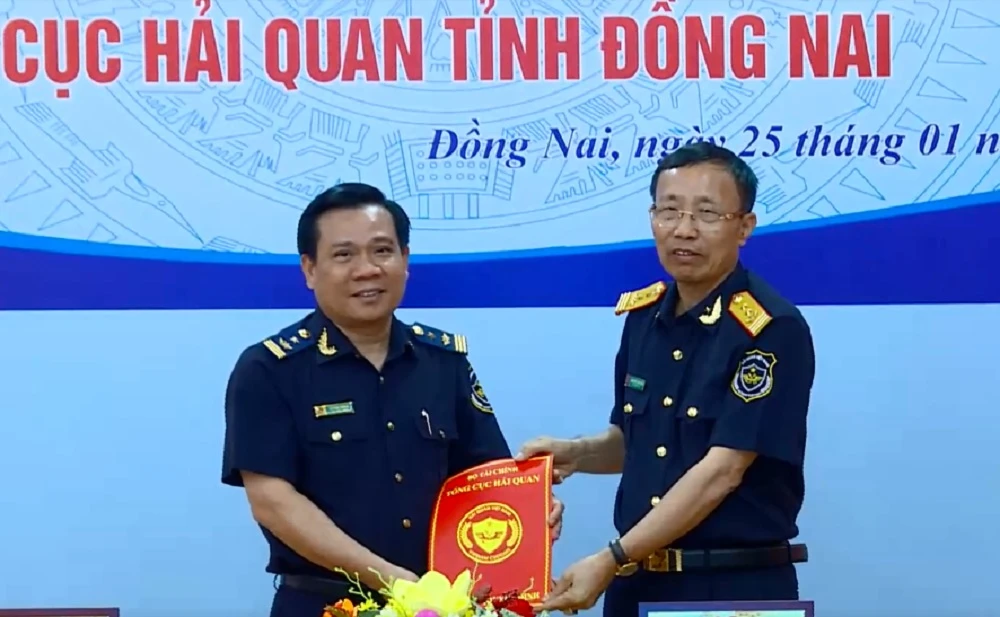 công tác cán bộ.jpg