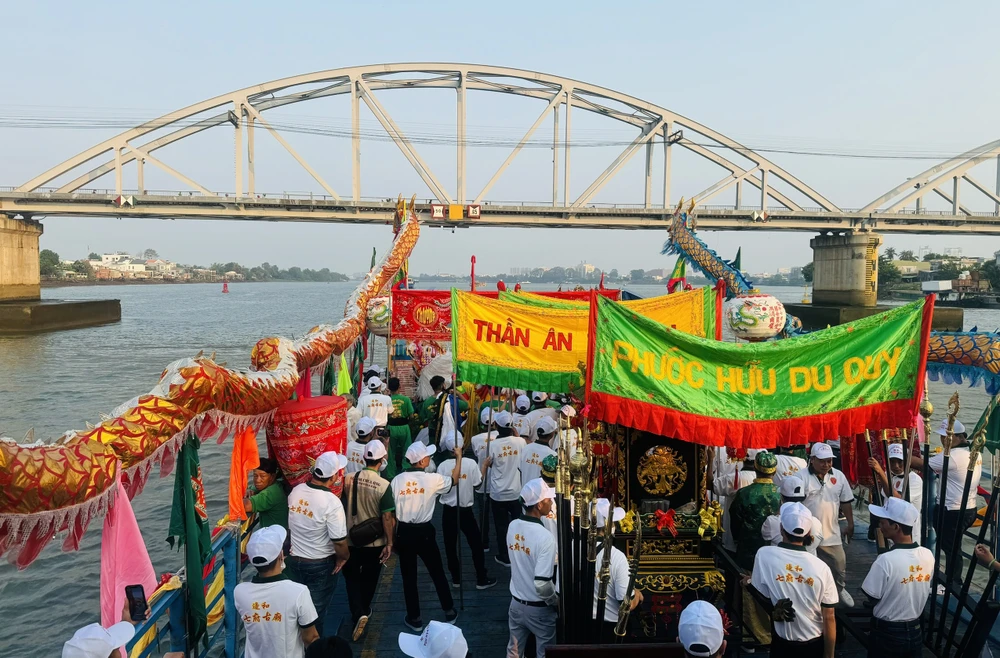 lễ nghinh thần 6.jpg