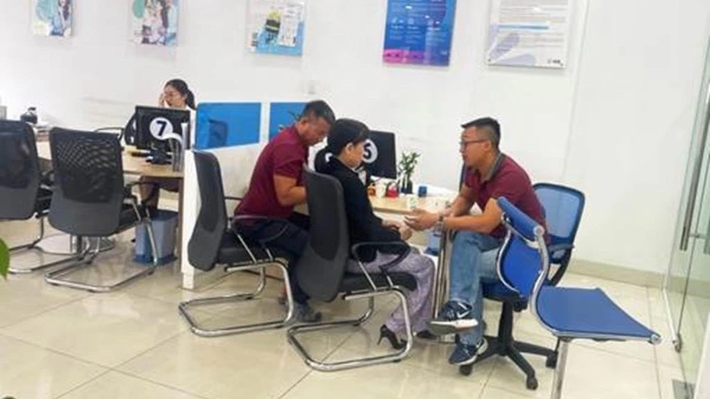 tiền tiết kiệm