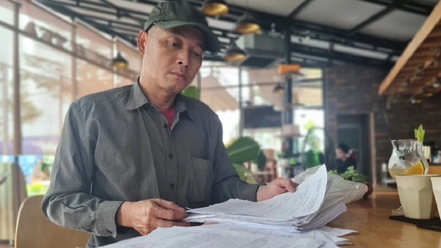 Làm phiền người khác.jpg