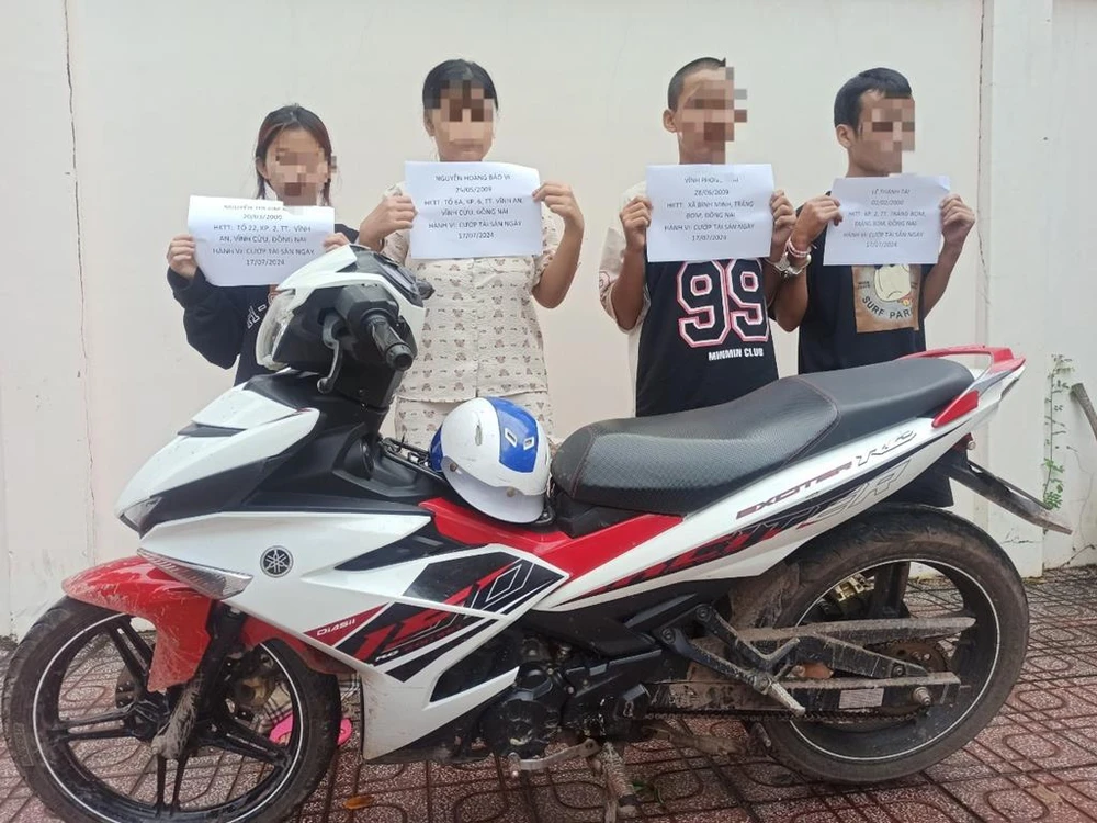 dàn cảnh cướp xe.jpeg