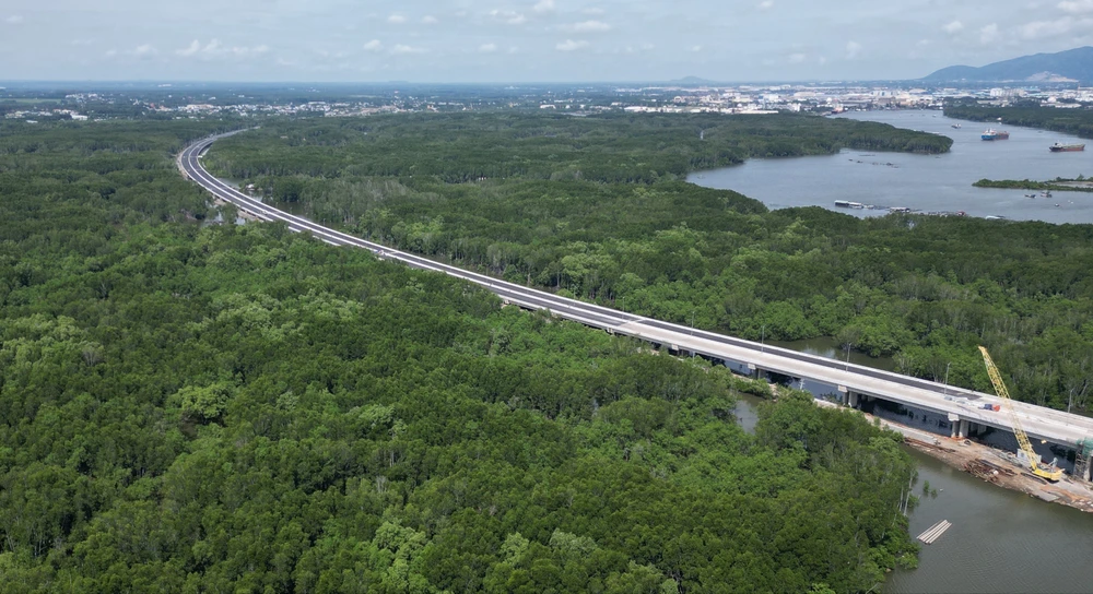 đường cao tốc.jpg