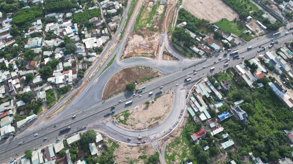 đường cao tốc 8.jpg