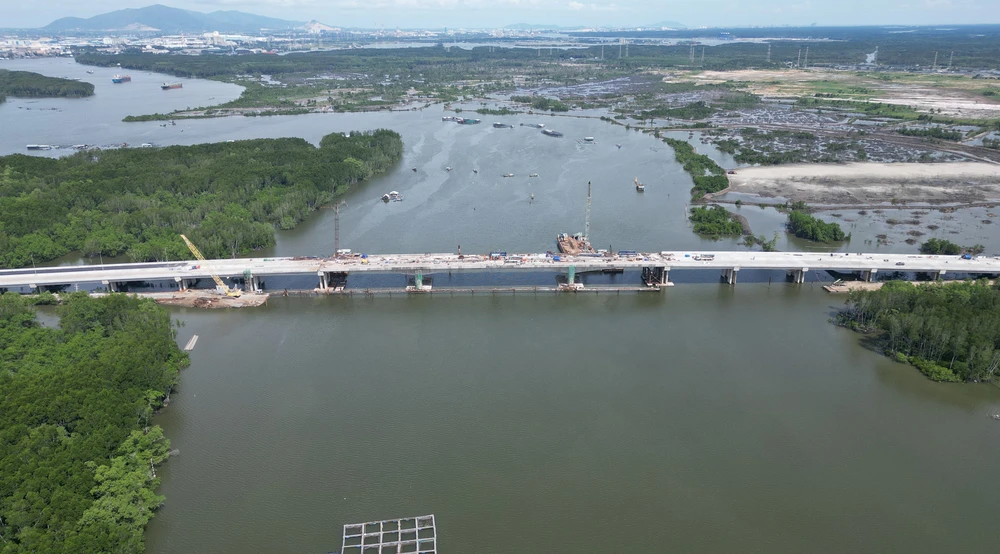 đường cao tốc 9.jpg