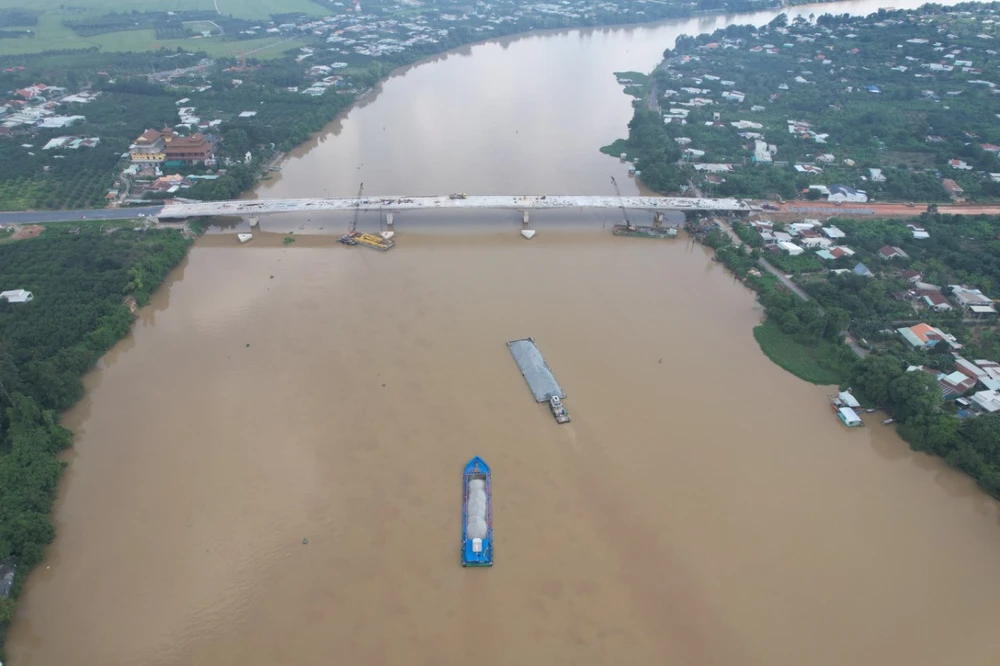 cầu bạch đằng 20.jpg