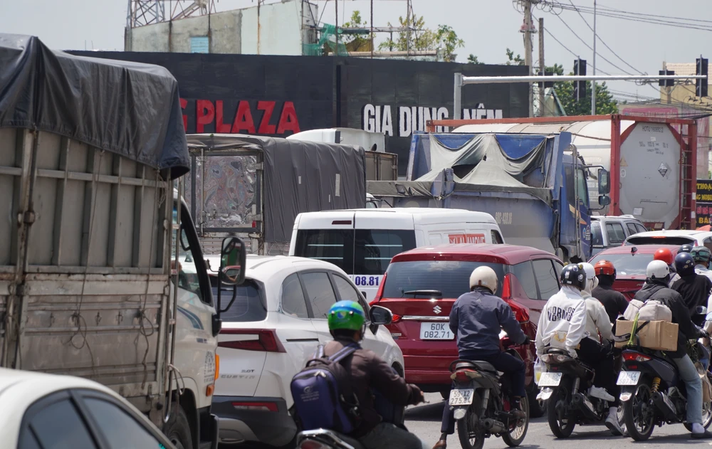 vòng xoay cổng 11. 15.jpg