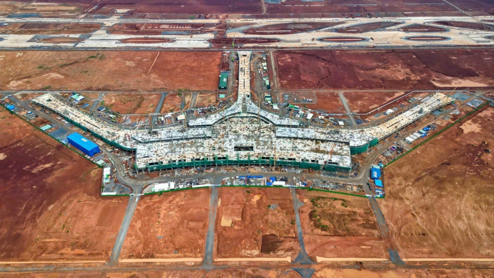 Toàn cảnh khu nhà ga hành khách sân bay Long Thành sau một năm thi công.