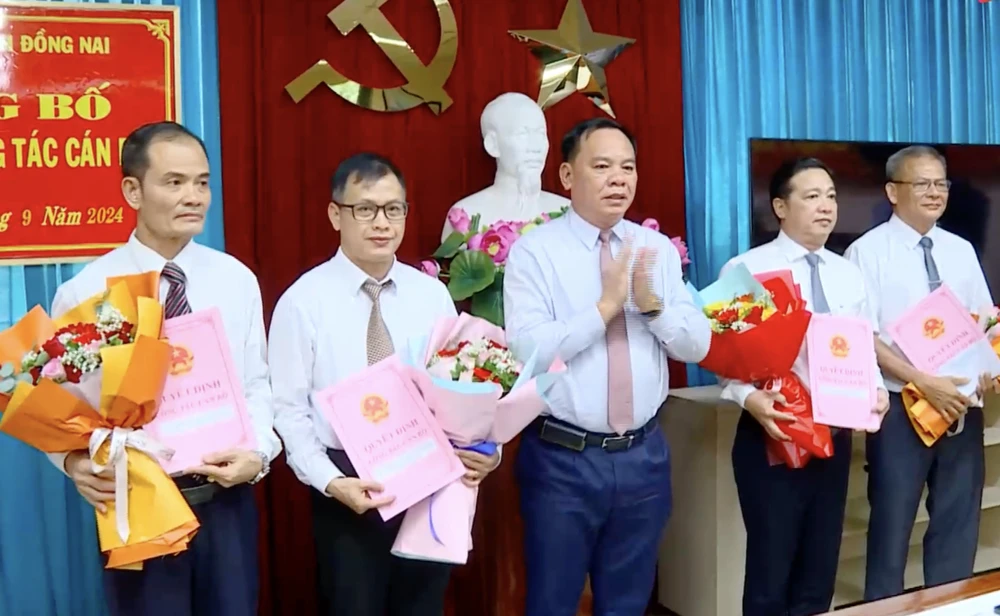 công tác cán bộ.jpg