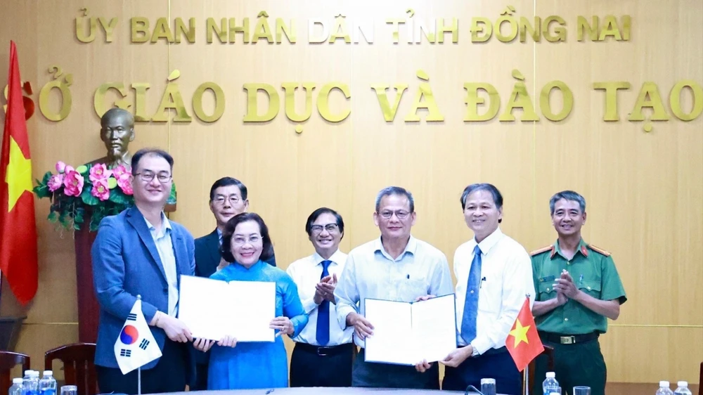 giáo dục và đào tạo. .jpg