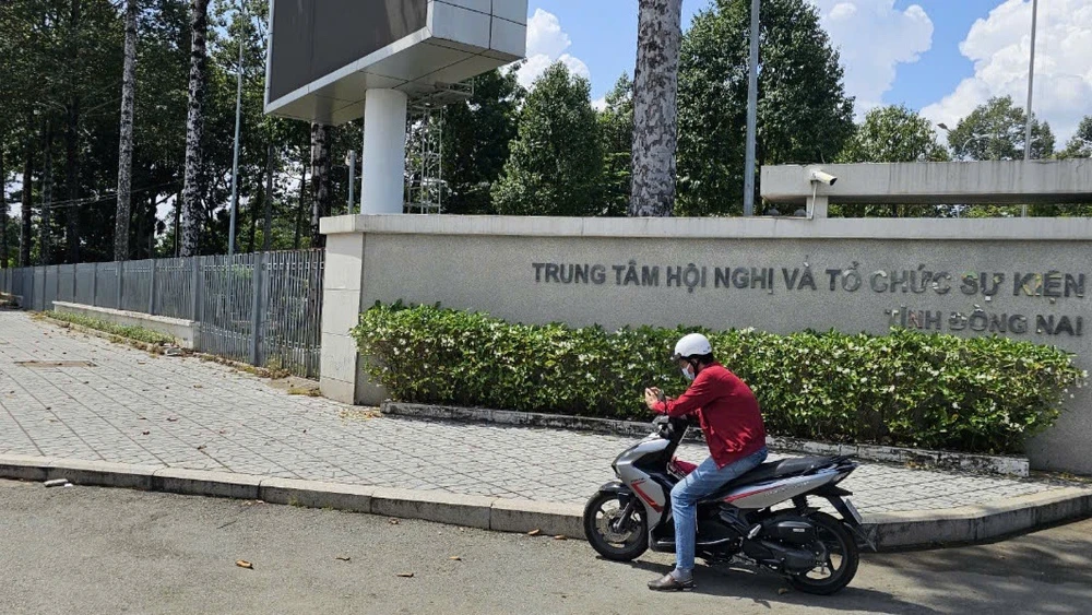 quảng trường tỉnh.jpg