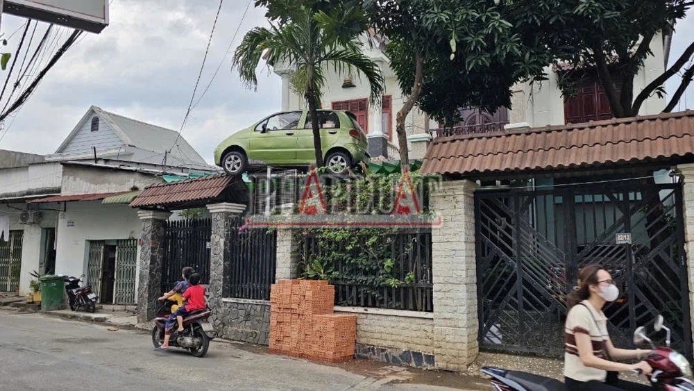 mái cổng nhà 4.jpg