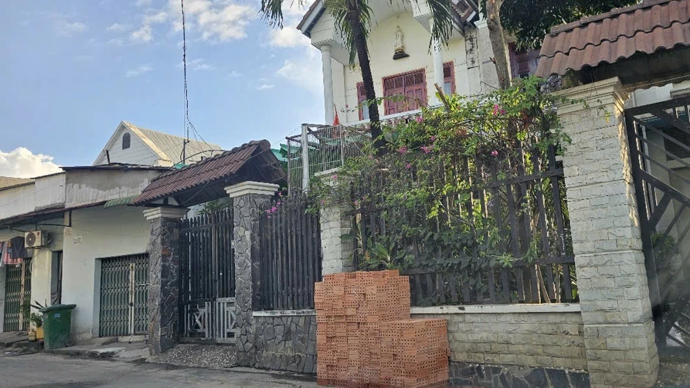 mái cổng nhà.jpg