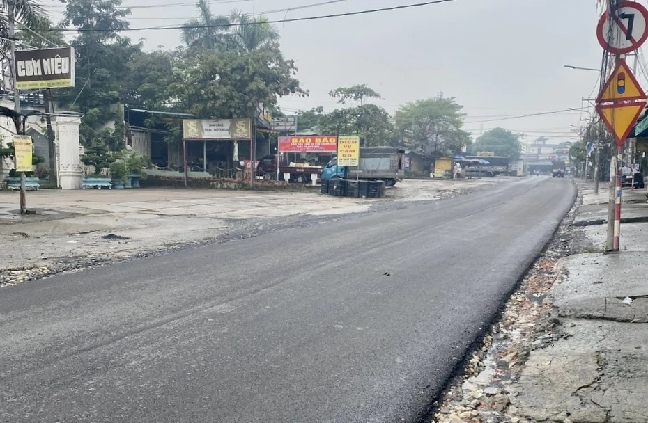 Phó Bí thư Tỉnh uỷ...jpg