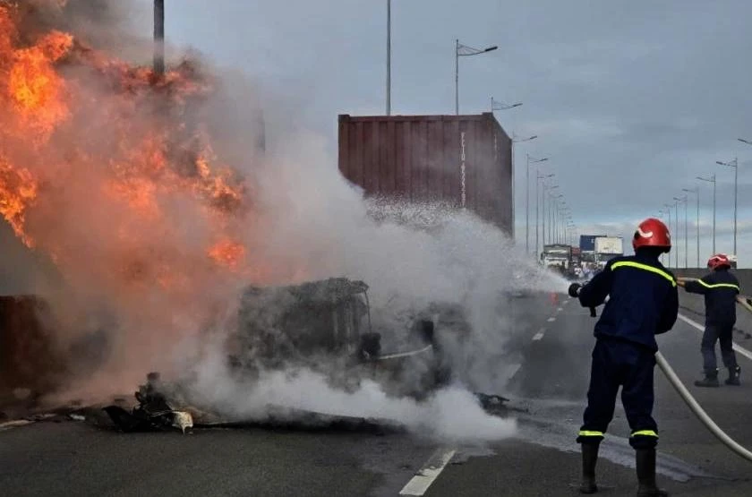 đường cao tốc 2.jpg