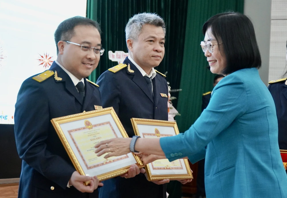 thu ngân sách 1.jpg