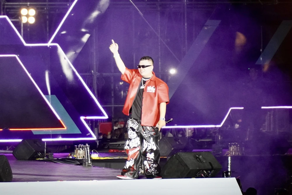 chào năm mới 17].jpg